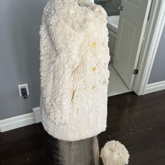 true vintage Other - Vintage girls 1950s shaggy chenille cream coat and hat set extremely rare find